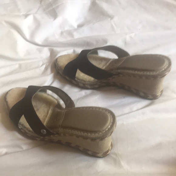 UGG AUSTRALIA MARGOT WEDGE SANDALS - Picture 11 of 12